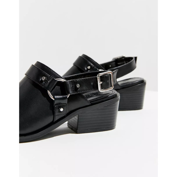 Urban Outfitters Willa Harness Mule Black Leather Studded Sling Women's Size 8M - Picture 2 of 13